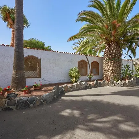 Charming Buenavista Poolside Retreat Holiday home *