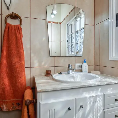 Charming Buenavista Poolside Retreat *